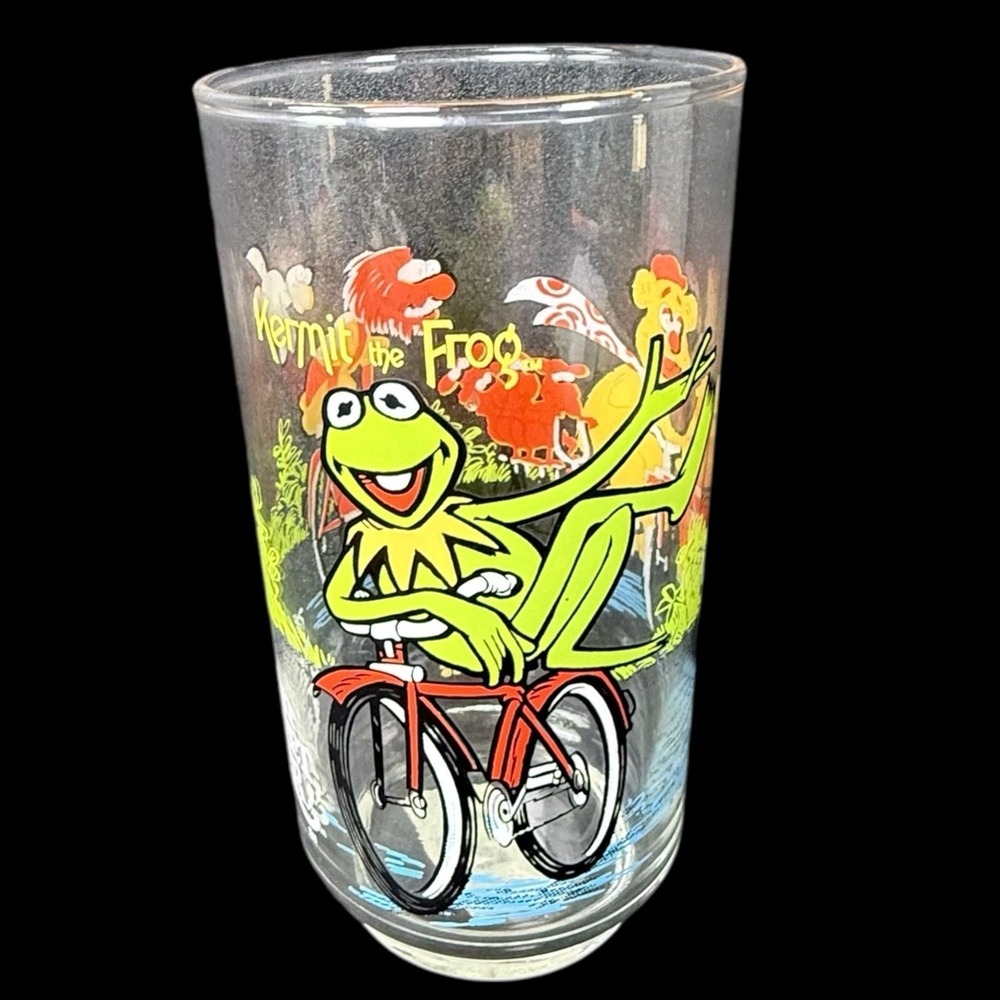 McDonalds Vintage 1981 The Great Muppet Caper Kermit Bicycle Ride Glass Henson